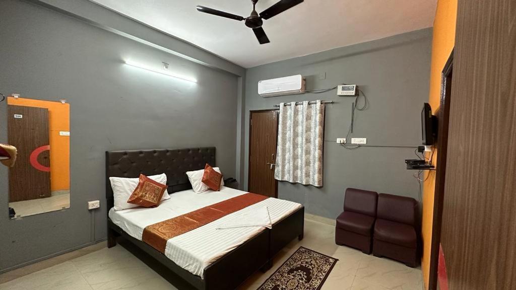 Collection O 128 AIIMS BHU Varanasi Exterior foto