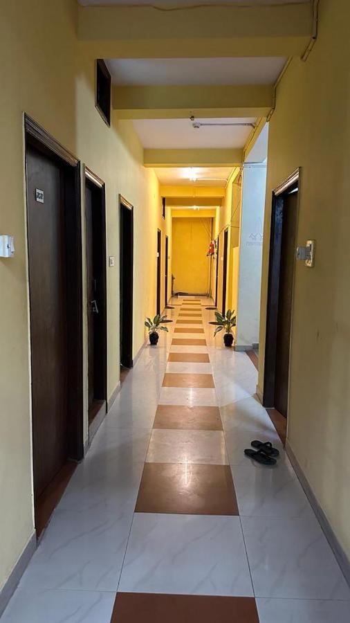 Collection O 128 AIIMS BHU Varanasi Exterior foto