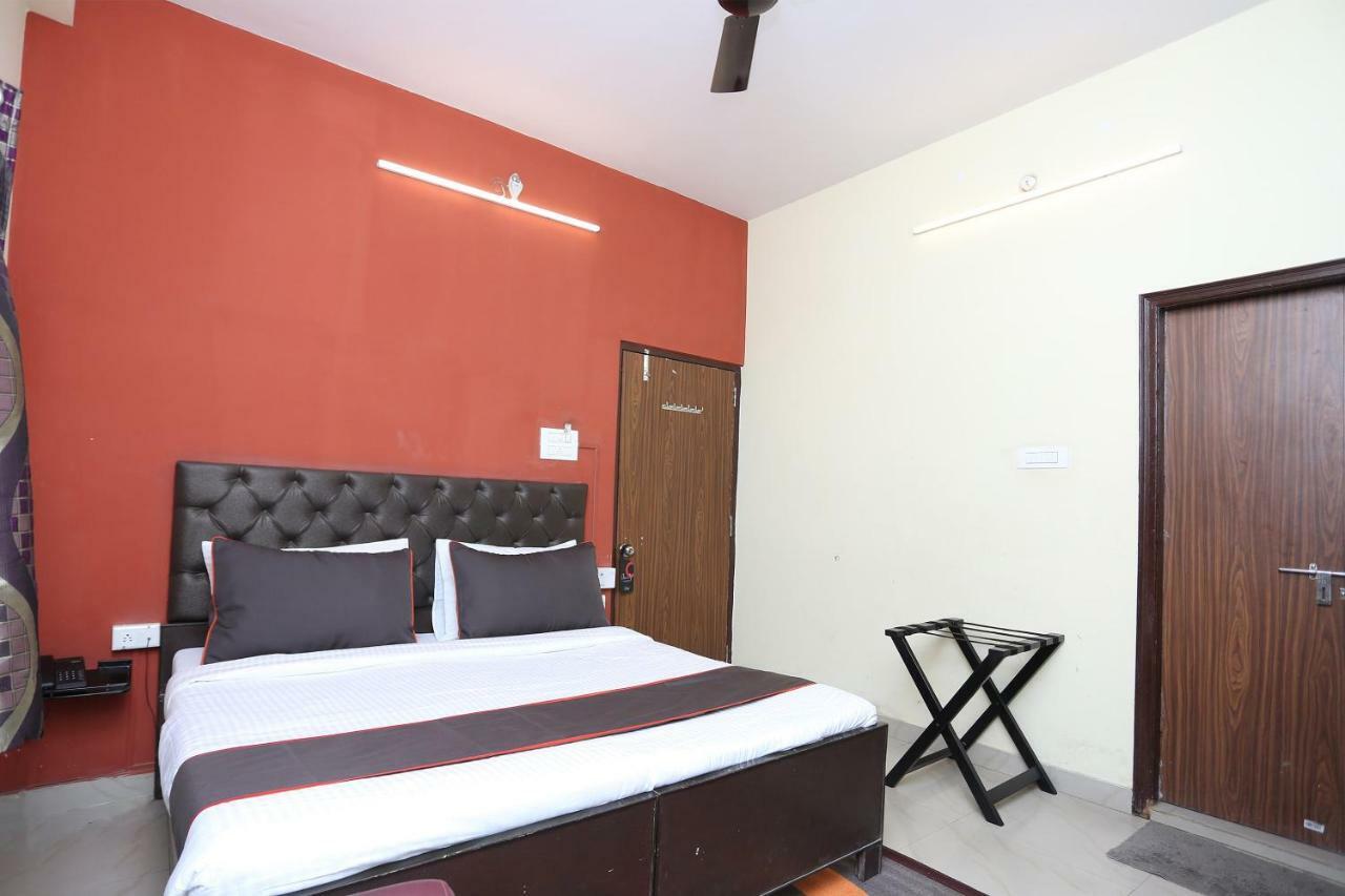 Collection O 128 AIIMS BHU Varanasi Exterior foto
